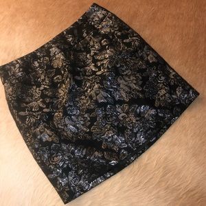 4/$20 Forever 21 Nwot S Jacquard style metallic silver black lined skirt